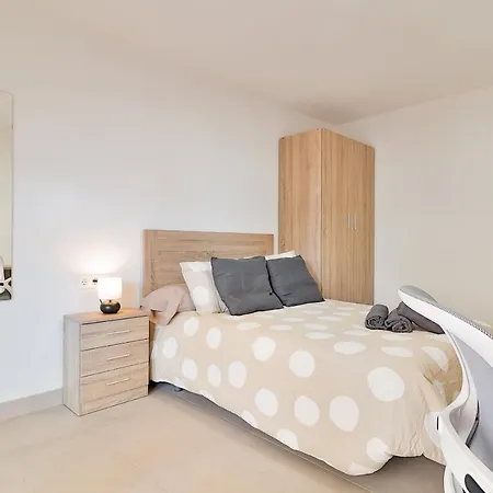C23 Lovely 4 Bedroom Close To Maria Zambrano * Malaga