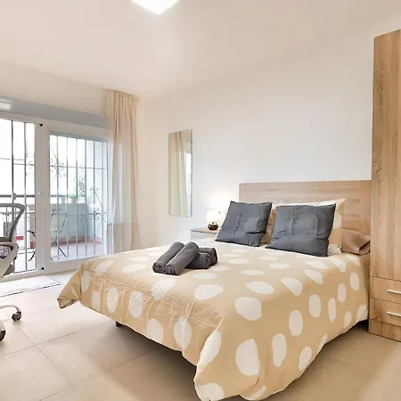 C23 Lovely 4 Bedroom Close To Maria Zambrano Apartment *